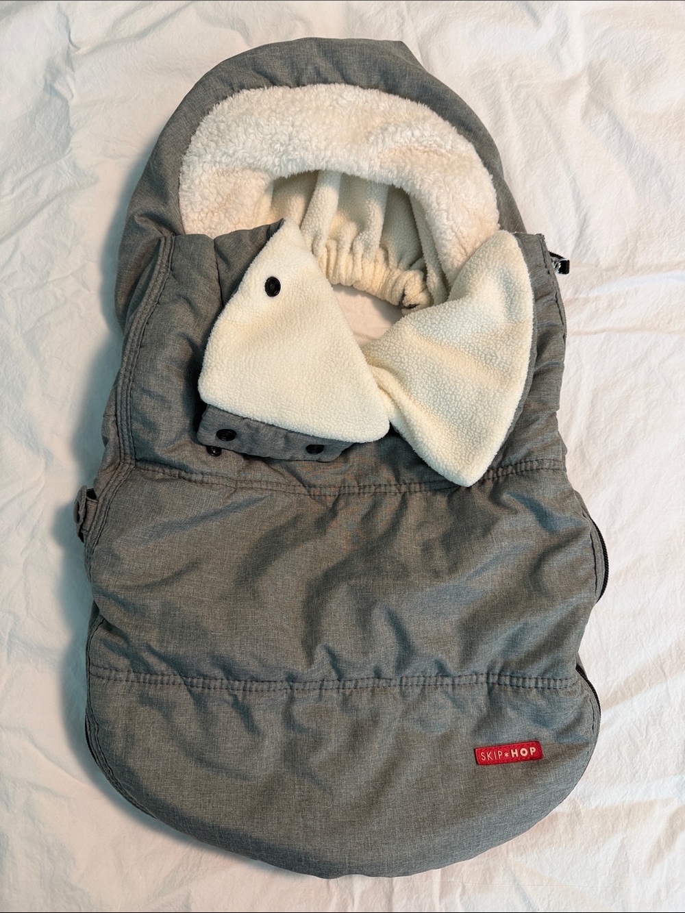 Skip Hop Grey and Cream Cozy Sherpa-Lined Stroller Footmuff